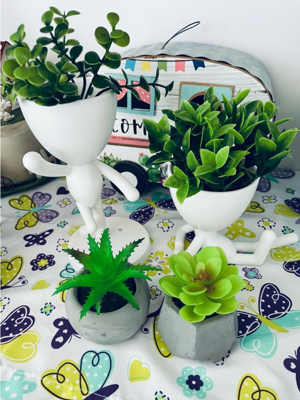 4pcs Set of Decorative Faux Succulent Planters — White & Green
